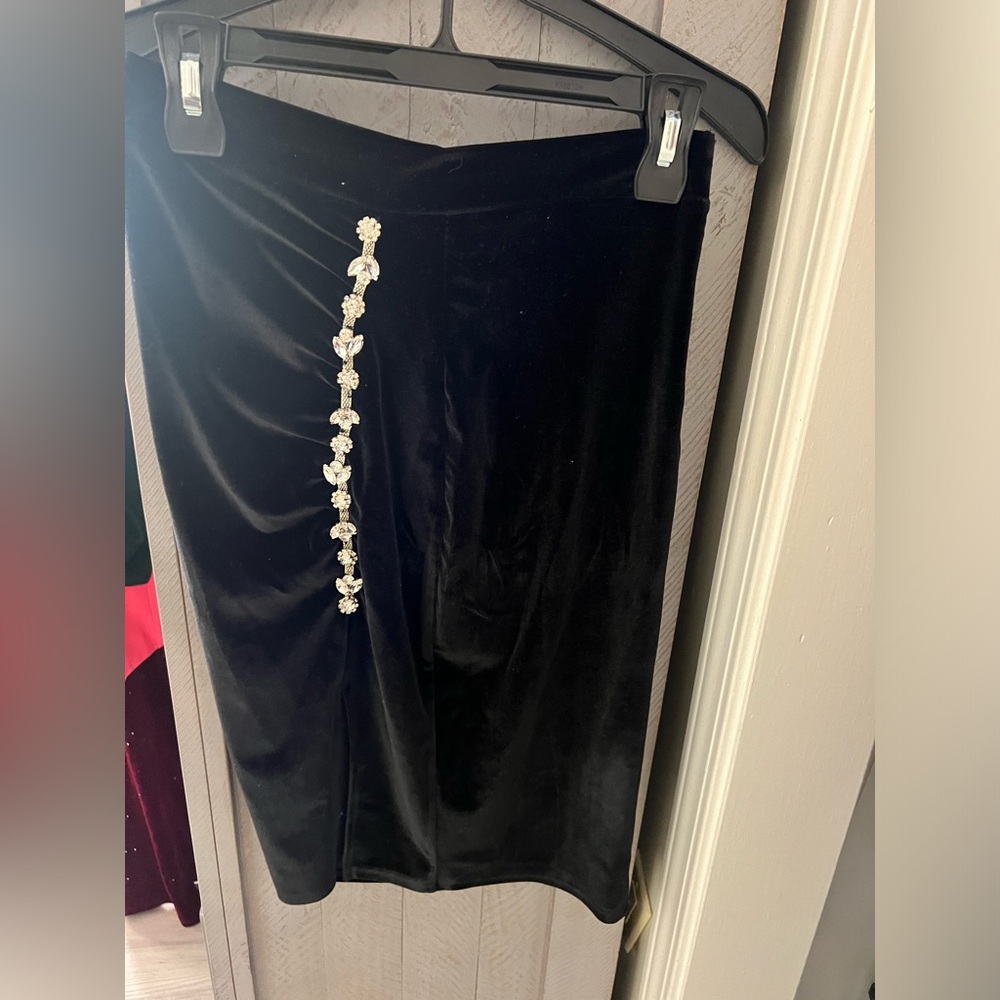 Black midi skirt